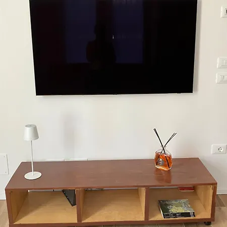 Tra Il Centro E Il Mare Apartman