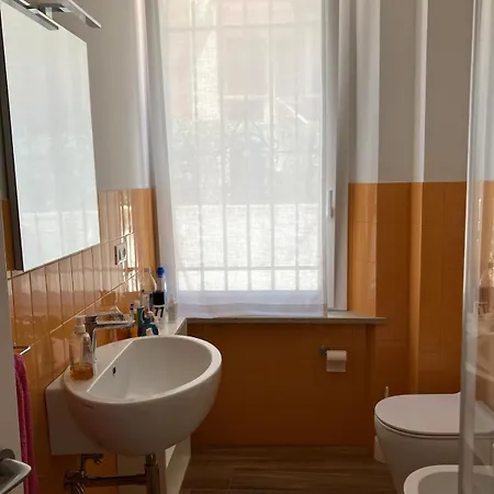 Tra Il Centro E Il Mare *